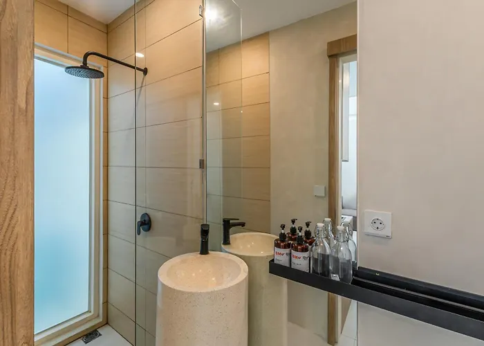 别墅 Bingin Unit 13 - Sleek 1br Retreat With Plunge Pool In Bingin! 乌鲁瓦图
